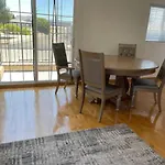 Spacious Two Bedroom In Santa Monica