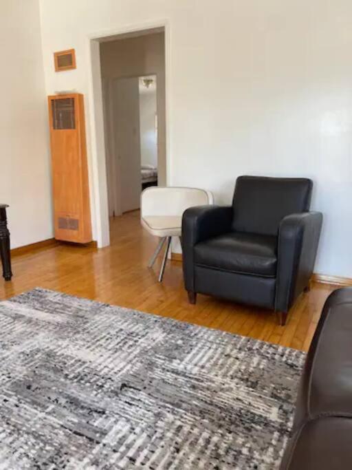Spacious Two Bedroom In Santa Monica * Los Angeles